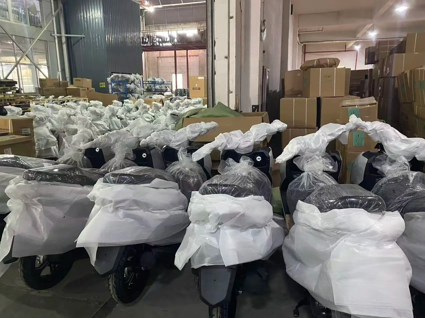 SXLL New 2000W 3000W 5000W electric scooter 72V 50AH steel lithium battery adult travel electric motorcycle
