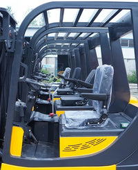Free Delivery of 2.5-ton Electric Forklift with Hydraulic Lifting Customized for Elevated Electric Forklift.